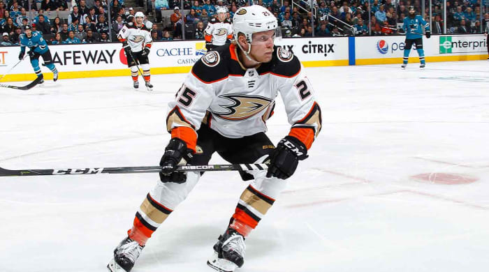 ondrej-kase-ducks-contract-nhl-free-agent-1300.jpg